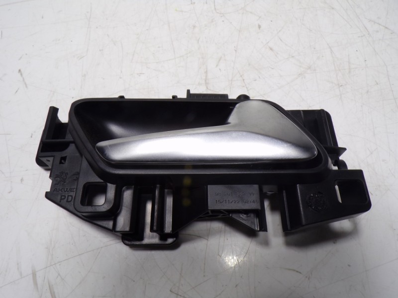 Recambio de maneta interior delantera derecha para opel corsa f electric referencia OEM IAM  98201552VV 