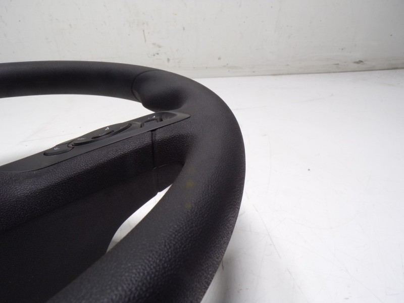 Recambio de volante para opel corsa f electric referencia OEM IAM  2230110829 