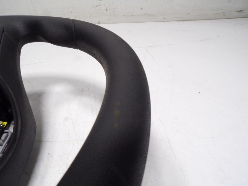 Recambio de volante para opel corsa f electric referencia OEM IAM  2230110829 