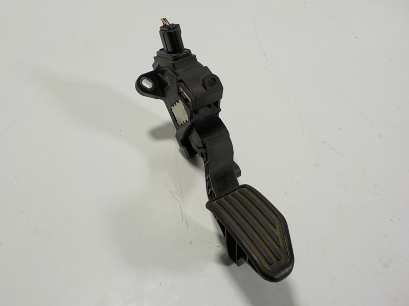 Recambio de potenciometro pedal para toyota yaris hybrid active referencia OEM IAM 781100D110 781100D110 17092462742