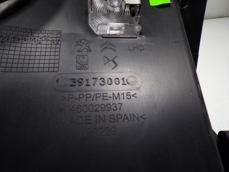 Recambio de guantera para citroën c3 aircross 1.2 12v vti referencia OEM IAM YQ002395CY 460029937 