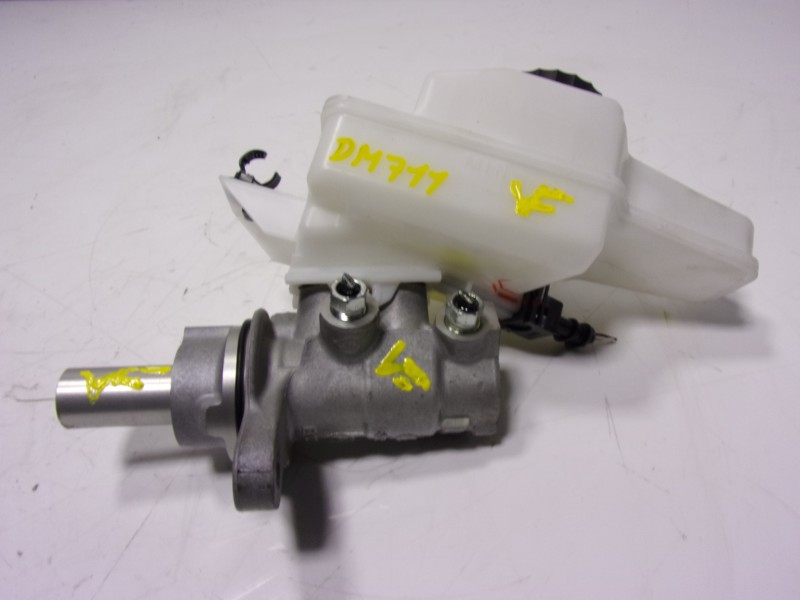 Recambio de bomba freno para toyota yaris 1.5 vvti hev referencia OEM IAM   