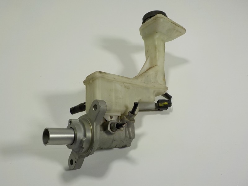 Recambio de bomba freno para renault kadjar 1.2 tce energy referencia OEM IAM 460116191R 0204790171 