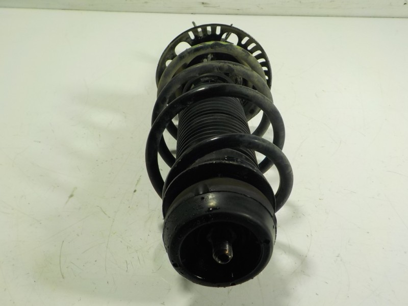 Recambio de amortiguador delantero derecho para volkswagen polo (6c1) 1.2 tsi referencia OEM IAM 6C0413031AJ 6C0413031AJ 