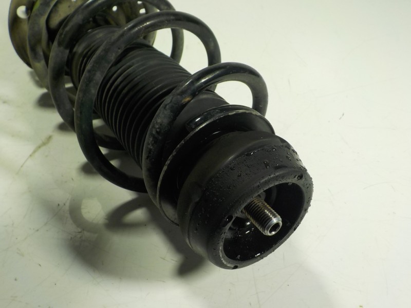 Recambio de amortiguador delantero izquierdo para volkswagen polo (6c1) 1.2 tsi referencia OEM IAM 6C0413031AJ 6C0413031AJ 