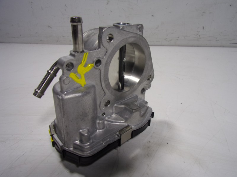 Recambio de caja mariposa para toyota yaris 1.5 vvti hev referencia OEM IAM  22030F3030 