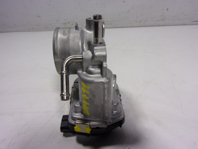 Recambio de caja mariposa para toyota yaris 1.5 vvti hev referencia OEM IAM  22030F3030 