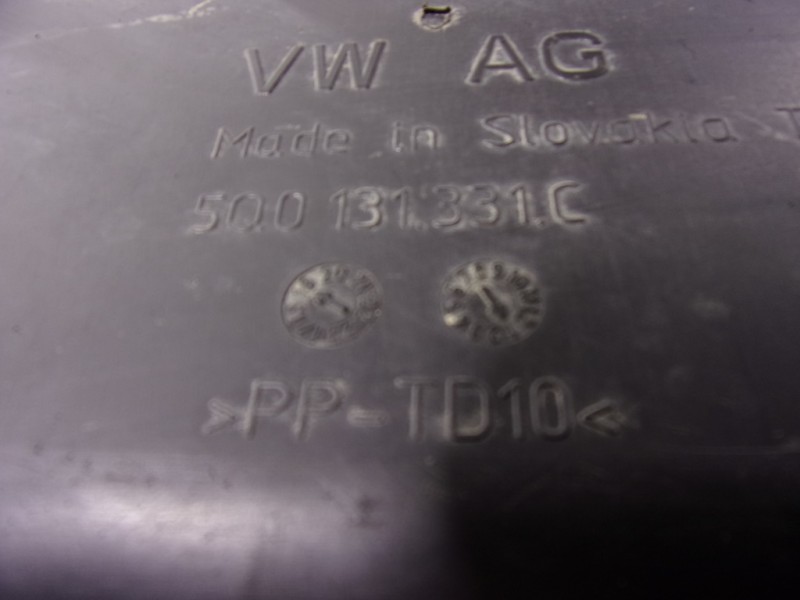 Recambio de deposito aditivo para audi q2 (gab) 1.6 tdi referencia OEM IAM 5Q0131877R 5Q0131331C 