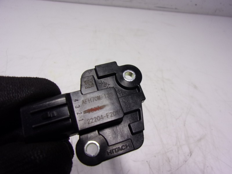 Recambio de caudalimetro para toyota yaris 1.5 vvti hev referencia OEM IAM  22204F2010 