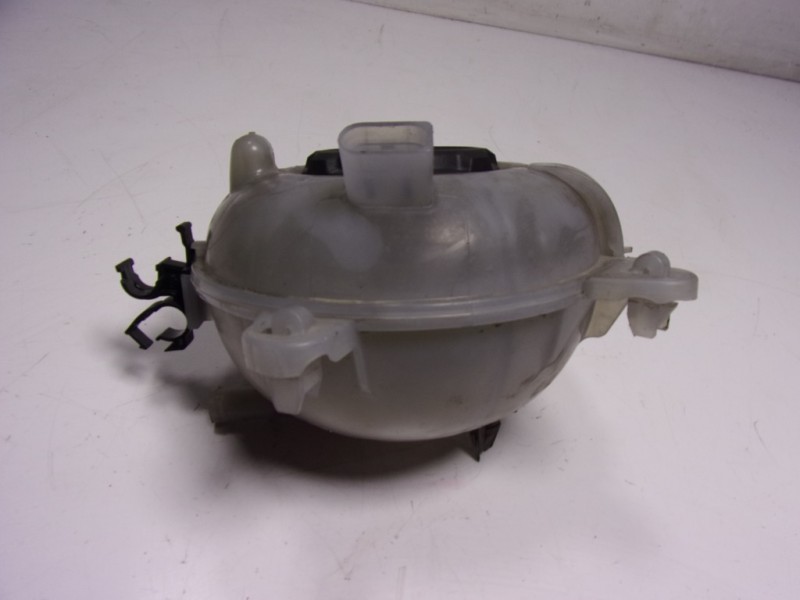 Recambio de deposito expansion para audi q2 (gab) 1.6 tdi referencia OEM IAM 5Q0121407G  