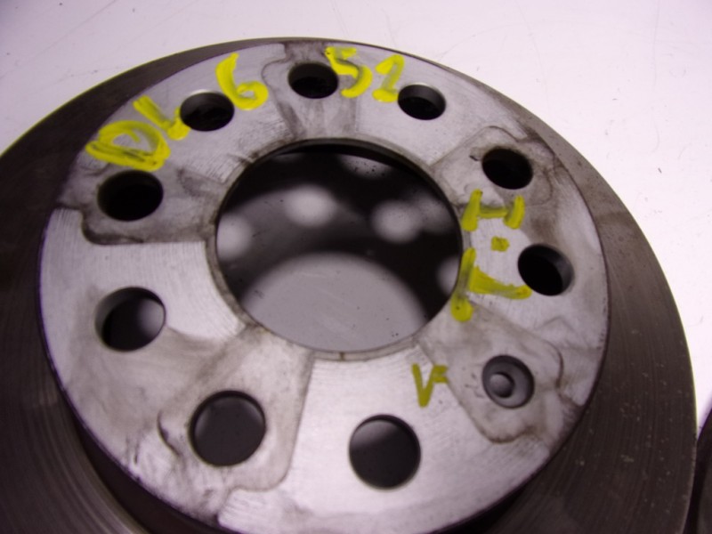 Recambio de disco freno trasero para audi q2 (gab) 1.6 tdi referencia OEM IAM 5Q0615601B  