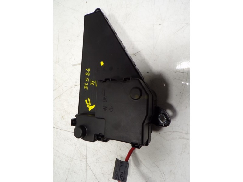 Recambio de caja reles / fusibles para bmw serie m6 coupe (e63) basis referencia OEM IAM 61149138830 690661901 