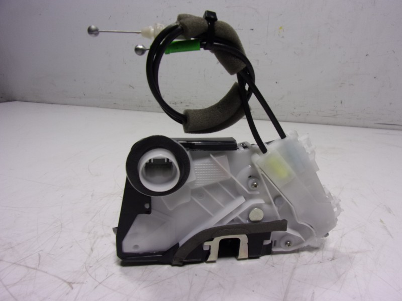 Recambio de cerradura puerta delantera izquierda para toyota yaris 1.5 vvti hev referencia OEM IAM  M7311460M6 