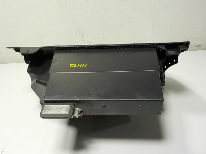 Recambio de guantera para volkswagen polo (6c1) 1.2 tsi referencia OEM IAM 6R1857121J82V  6R1857101M82V