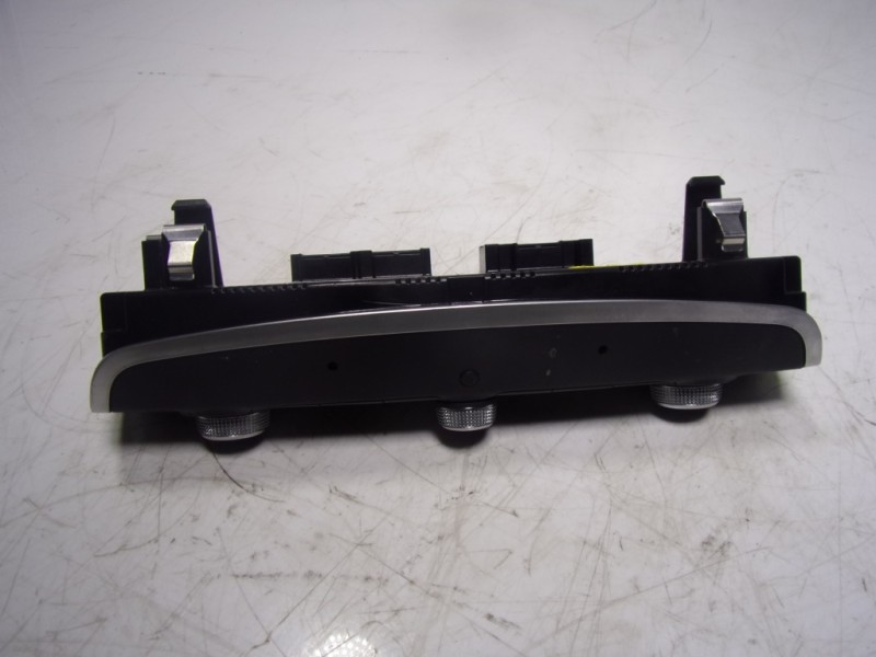 Recambio de mando climatizador para audi q2 (gab) 1.6 tdi referencia OEM IAM 8V0820043AAIMJ 8V0820043AA 