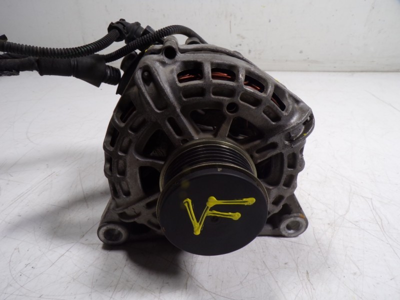 Recambio de alternador para peugeot 208 1.2 12v vti referencia OEM IAM 9809391880 9809391880 