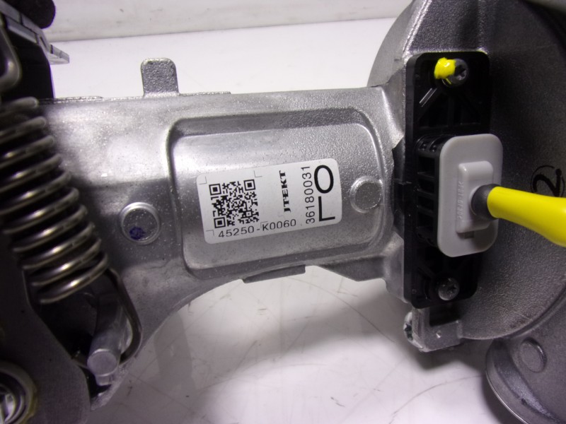 Recambio de columna direccion para toyota yaris 1.5 vvti hev referencia OEM IAM  45250K0060 