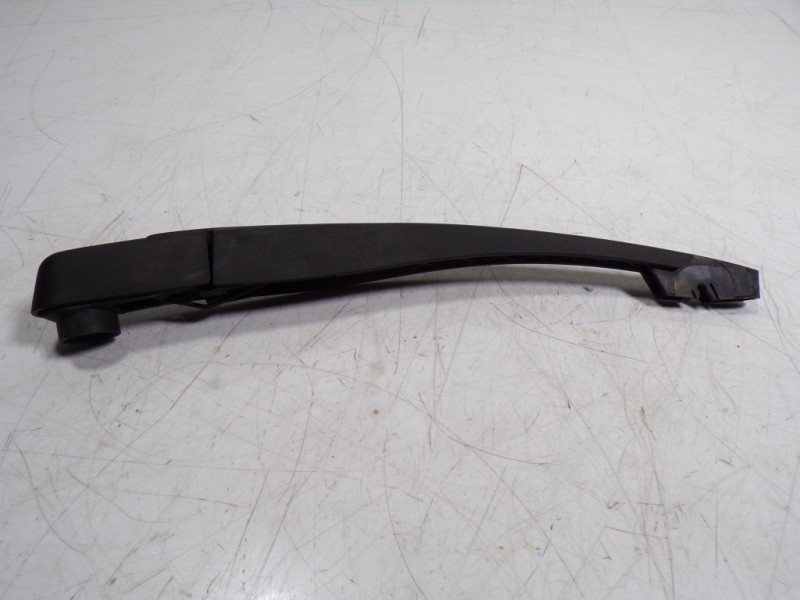 Recambio de brazo limpia trasero para peugeot 208 1.2 12v vti referencia OEM IAM 1608396380  