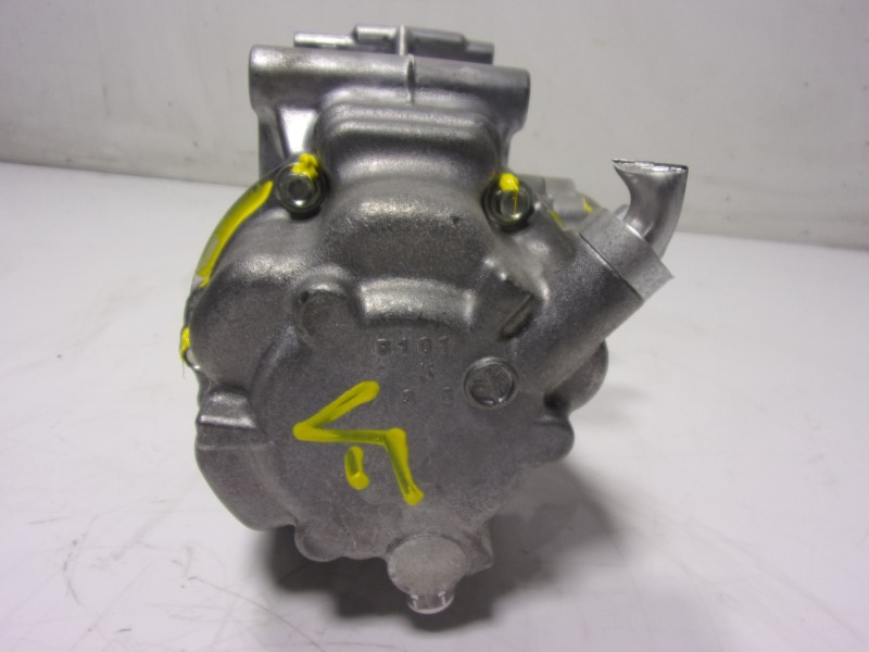 Recambio de compresor aire acondicionado para toyota yaris 1.5 vvti hev referencia OEM IAM  0424000741 