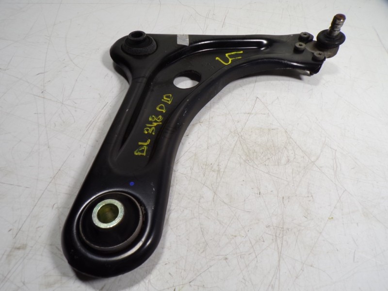 Recambio de brazo suspension inferior delantero derecho para peugeot 208 1.2 12v vti referencia OEM IAM 9670771480  