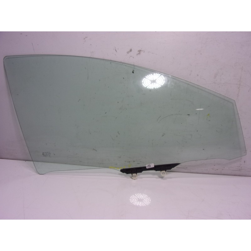 Recambio de cristal puerta delantero derecho para toyota yaris 1.5 vvti hev referencia OEM IAM   