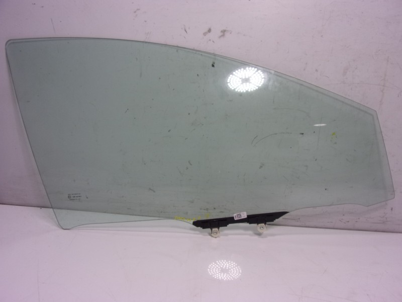 Recambio de cristal puerta delantero derecho para toyota yaris 1.5 vvti hev referencia OEM IAM   