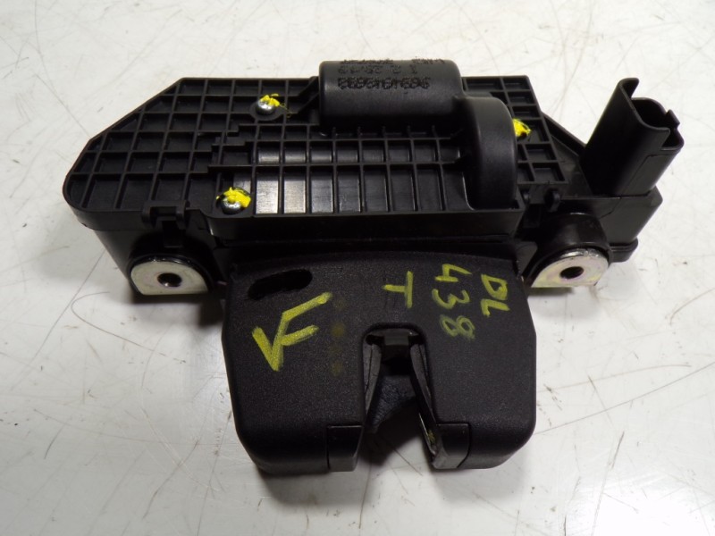 Recambio de cerradura maletero / porton para peugeot 208 1.2 12v vti referencia OEM IAM 8719F8 9684848683 