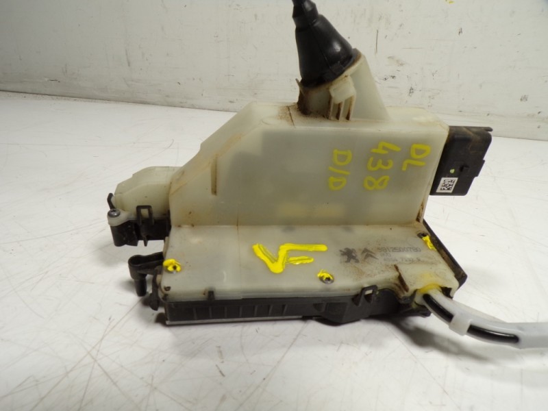 Recambio de cerradura puerta delantera derecha para peugeot 208 1.2 12v vti referencia OEM IAM 9812500780 9812500780 