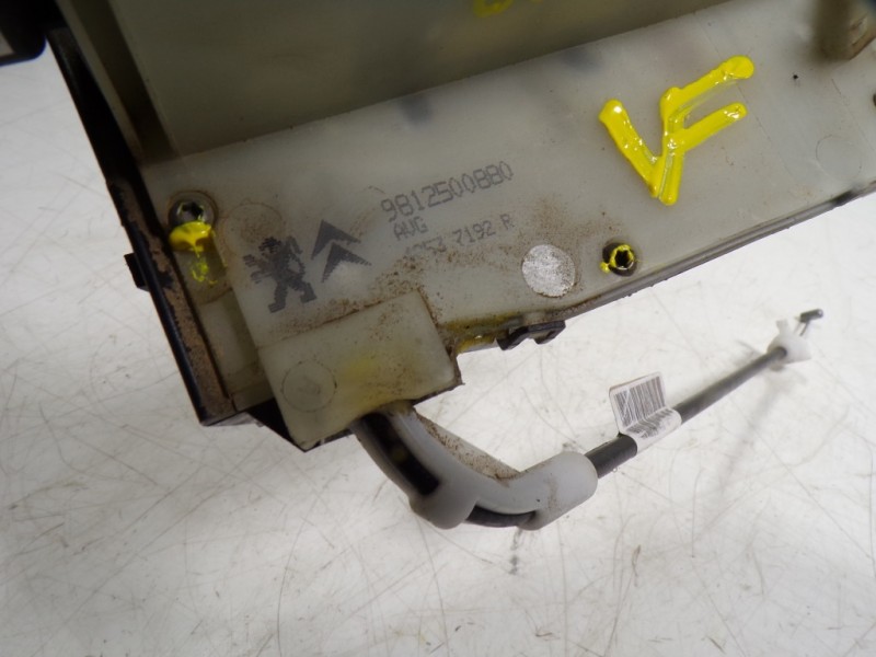 Recambio de cerradura puerta delantera izquierda para peugeot 208 1.2 12v vti referencia OEM IAM 9812500880 9812500880 