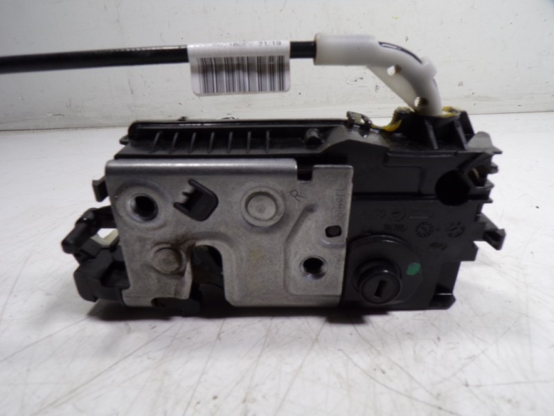 Recambio de cerradura puerta trasera derecha para peugeot 208 1.2 12v vti referencia OEM IAM 9812501180 9812501180 