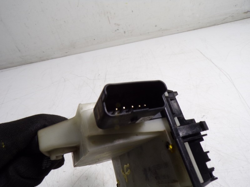 Recambio de cerradura puerta trasera derecha para peugeot 208 1.2 12v vti referencia OEM IAM 9812501180 9812501180 