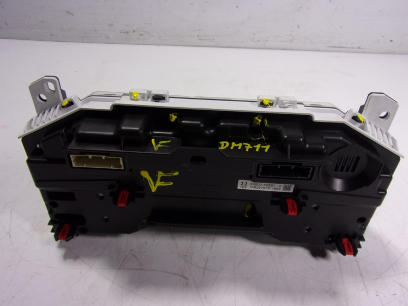 Recambio de cuadro instrumentos para toyota yaris 1.5 vvti hev referencia OEM IAM  83800K0221 