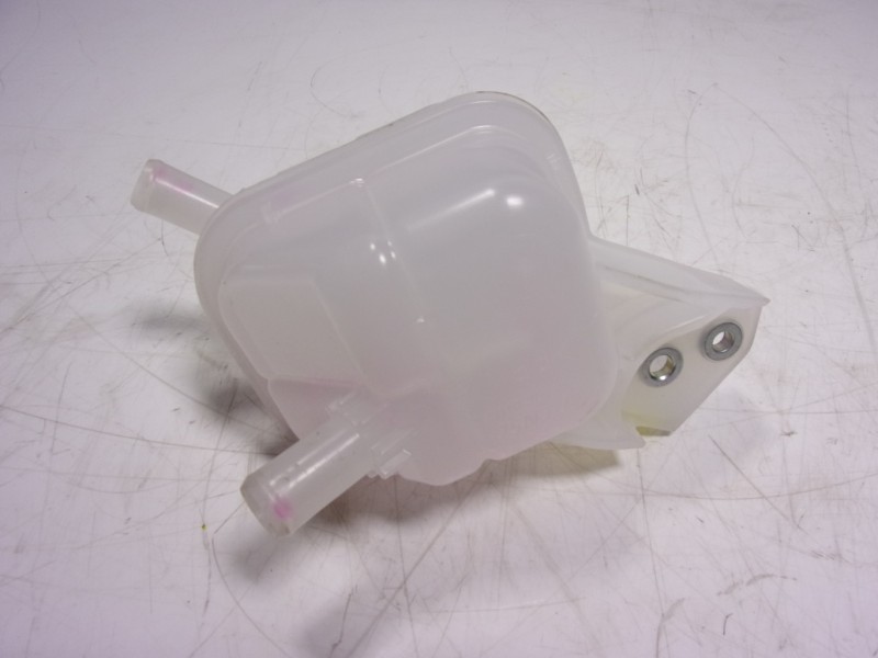 Recambio de deposito expansion para toyota yaris 1.5 vvti hev referencia OEM IAM   