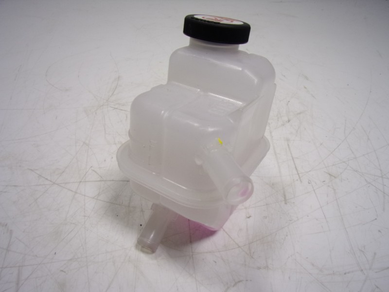 Recambio de deposito expansion para toyota yaris 1.5 vvti hev referencia OEM IAM   