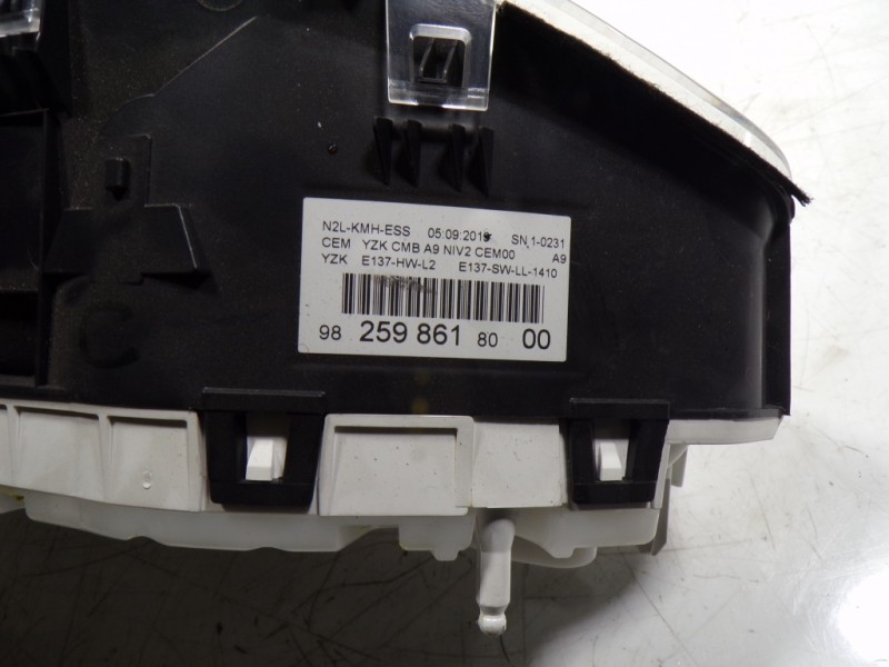 Recambio de cuadro instrumentos para peugeot 208 1.2 12v vti referencia OEM IAM 9825986180 982598618000 