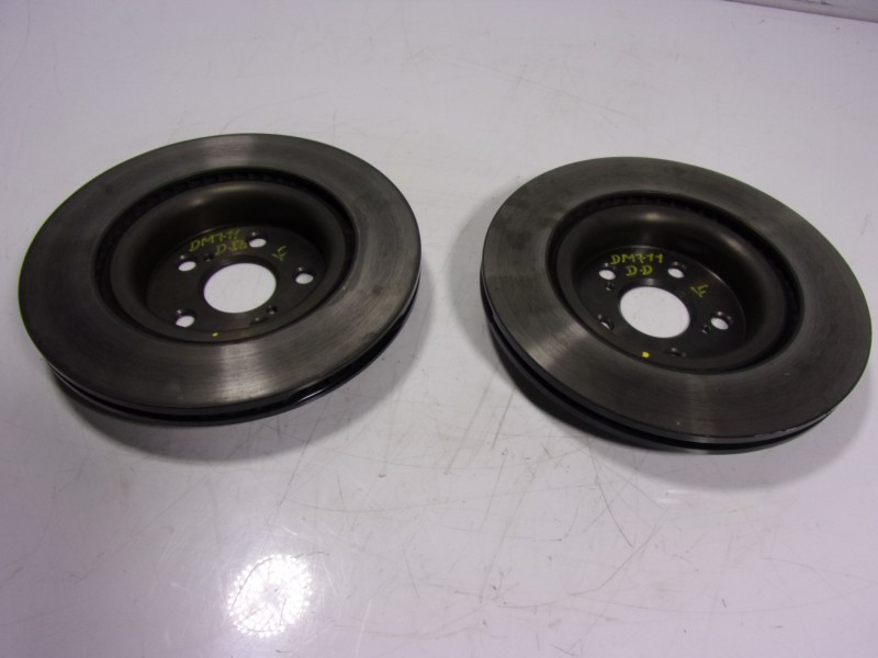 Recambio de disco freno delantero para toyota yaris 1.5 vvti hev referencia OEM IAM   