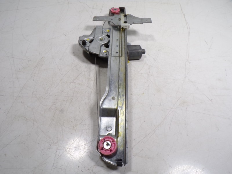 Recambio de elevalunas delantero derecho para peugeot 208 1.2 12v vti referencia OEM IAM 9673154380 9673154380 