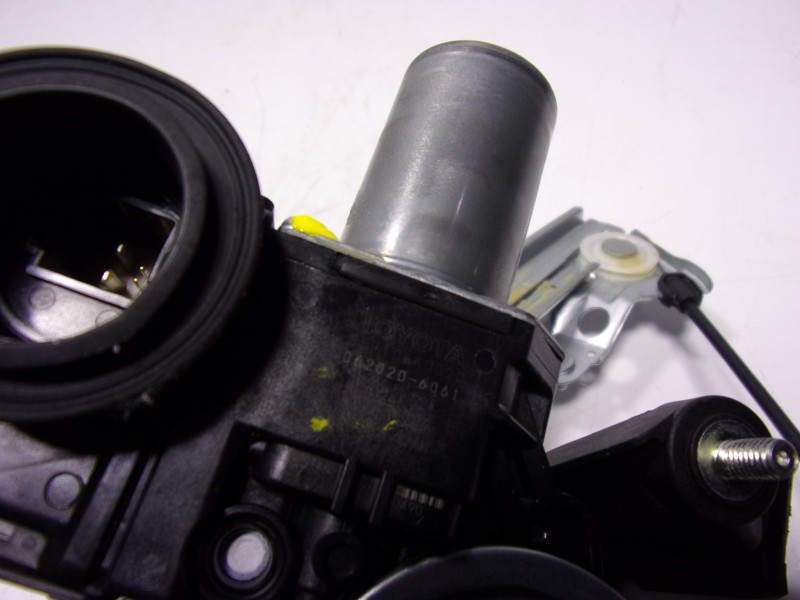 Recambio de elevalunas delantero derecho para toyota yaris 1.5 vvti hev referencia OEM IAM   