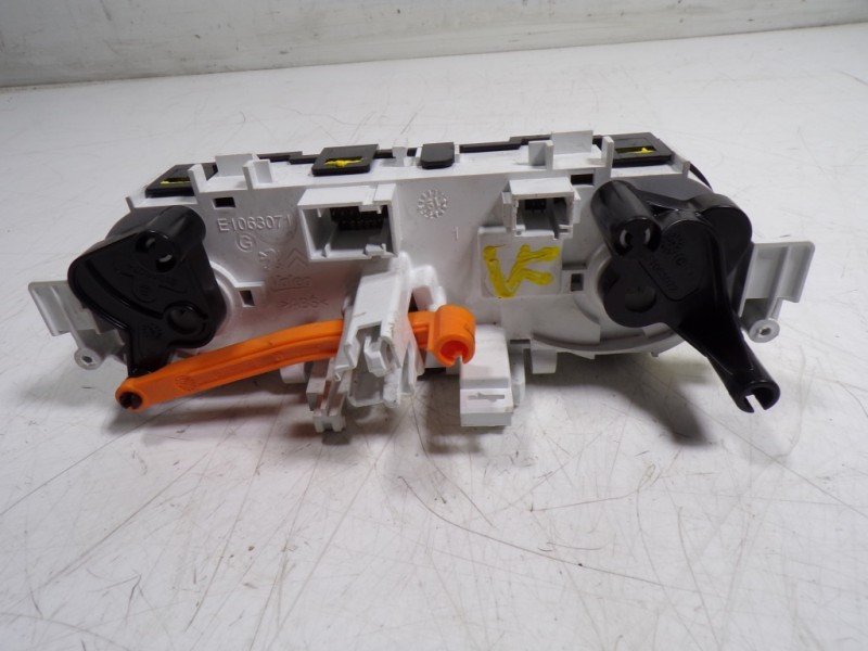 Recambio de mando calefaccion / aire acondicionado para peugeot 208 1.2 12v vti referencia OEM IAM 9672248380 9819611577 