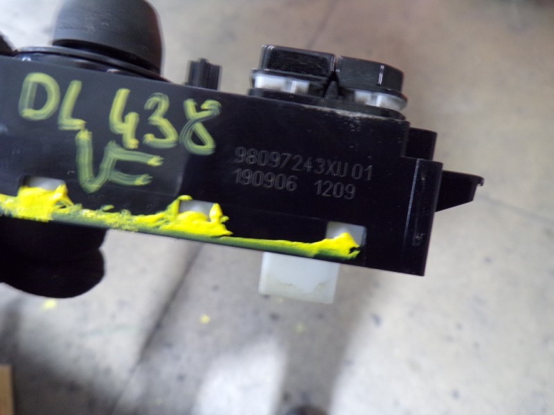 Recambio de mando multifuncion para peugeot 208 1.2 12v vti referencia OEM IAM 98097243XU 98097243XU01 