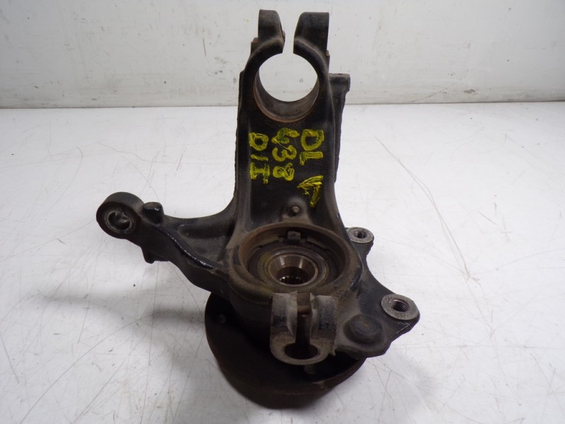 Recambio de mangueta delantera izquierda para peugeot 208 1.2 12v vti referencia OEM IAM 1607557480  