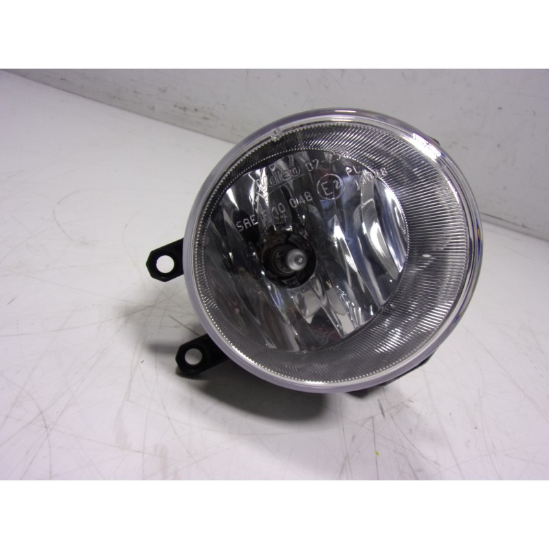 Recambio de faro antiniebla derecho para toyota yaris 1.5 vvti hev referencia OEM IAM  90068409 