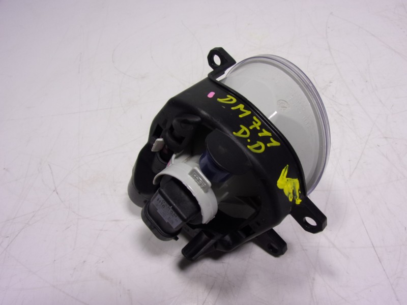 Recambio de faro antiniebla derecho para toyota yaris 1.5 vvti hev referencia OEM IAM  90068409 