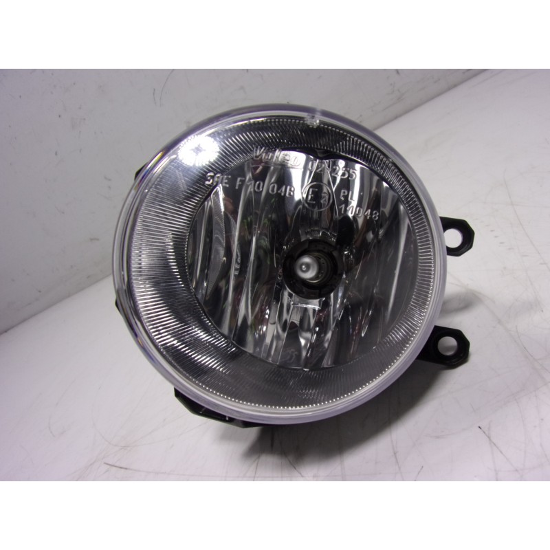 Recambio de faro antiniebla izquierdo para toyota yaris 1.5 vvti hev referencia OEM IAM  90068410 