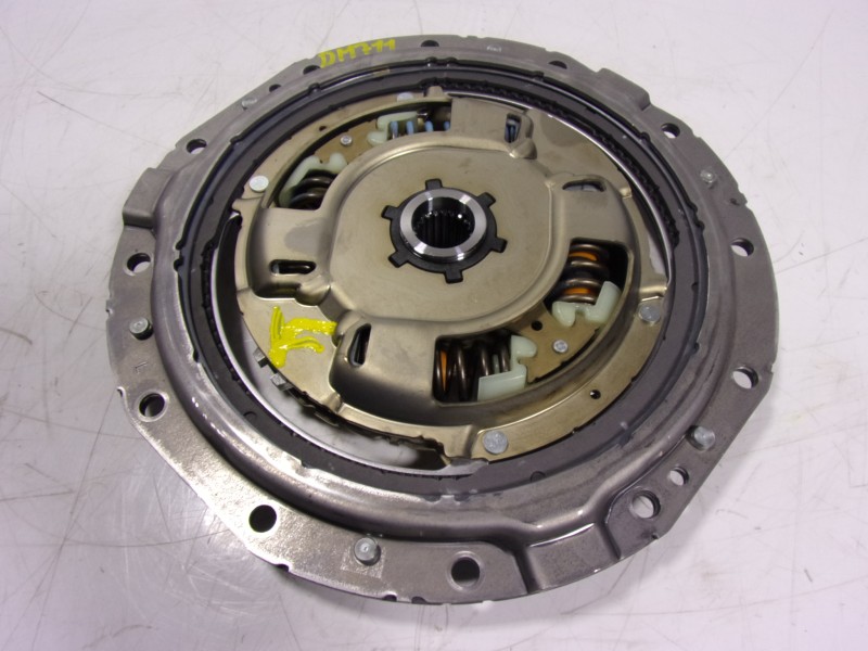 Recambio de kit embrague para toyota yaris 1.5 vvti hev referencia OEM IAM  3C220583 