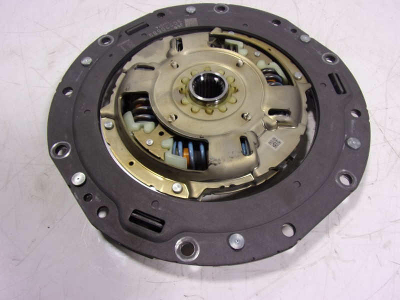 Recambio de kit embrague para toyota yaris 1.5 vvti hev referencia OEM IAM  3C220583 