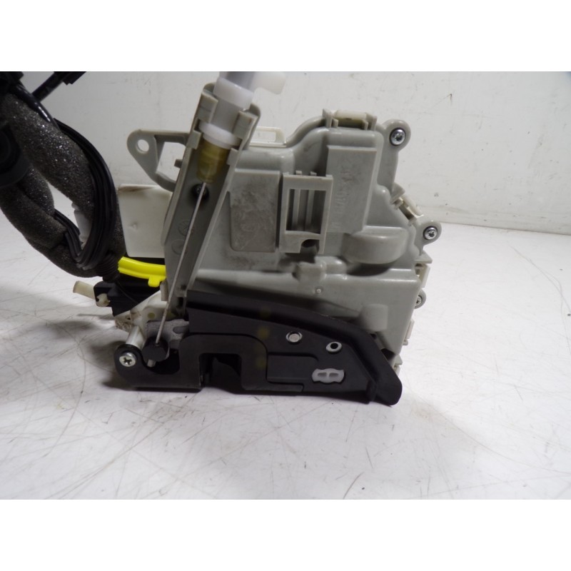 Recambio de cerradura puerta delantera derecha para porsche macan (typ ) base referencia OEM IAM 9A783721605 8J4837016E 