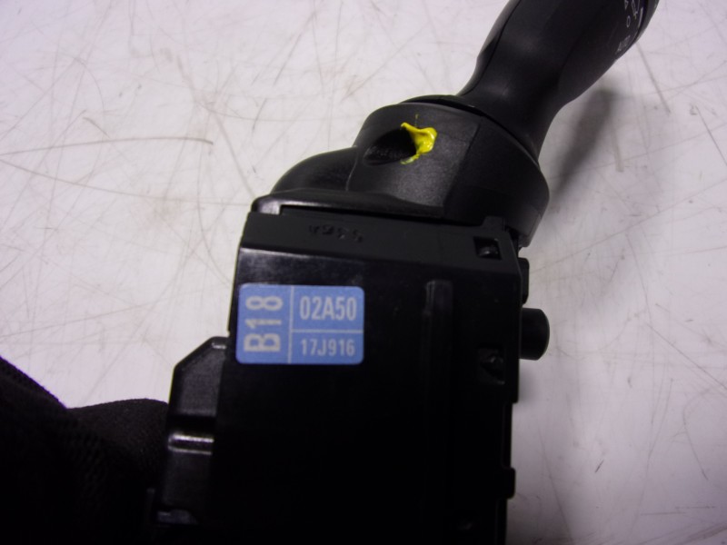 Recambio de mando limpia para toyota yaris 1.5 vvti hev referencia OEM IAM  02A50 