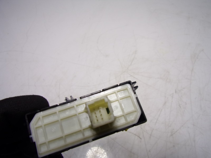 Recambio de mando multifuncion para toyota yaris 1.5 vvti hev referencia OEM IAM  230216 