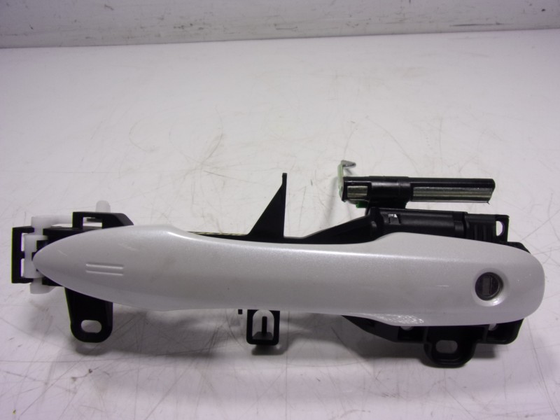 Recambio de maneta exterior delantera izquierda para toyota yaris 1.5 vvti hev referencia OEM IAM   